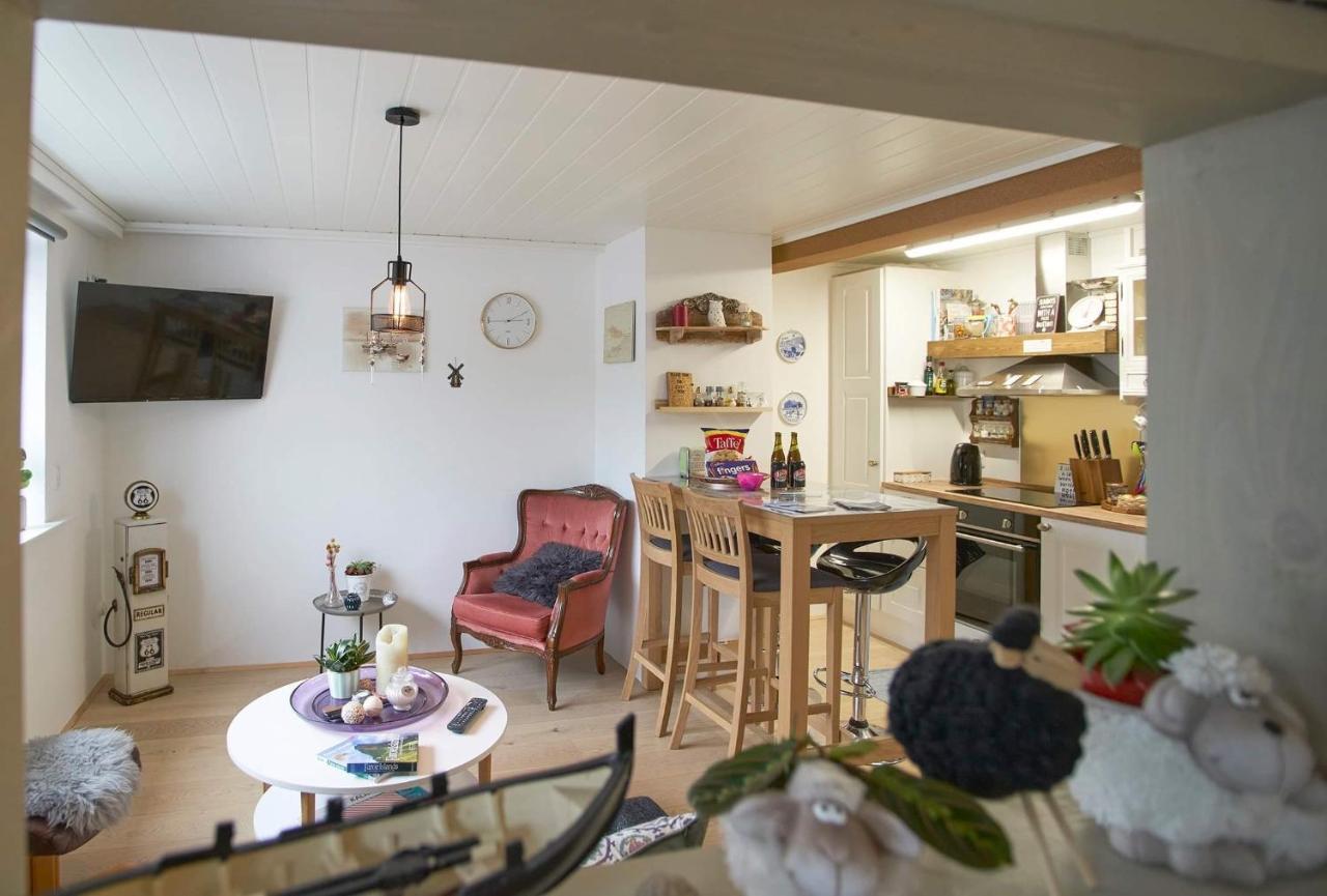 Romantic Klaksvik Apartment Exterior foto